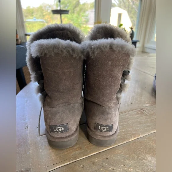 Ugg boots. Size 8. Gray lace up. Only worn a few times - Picture 2 of 3